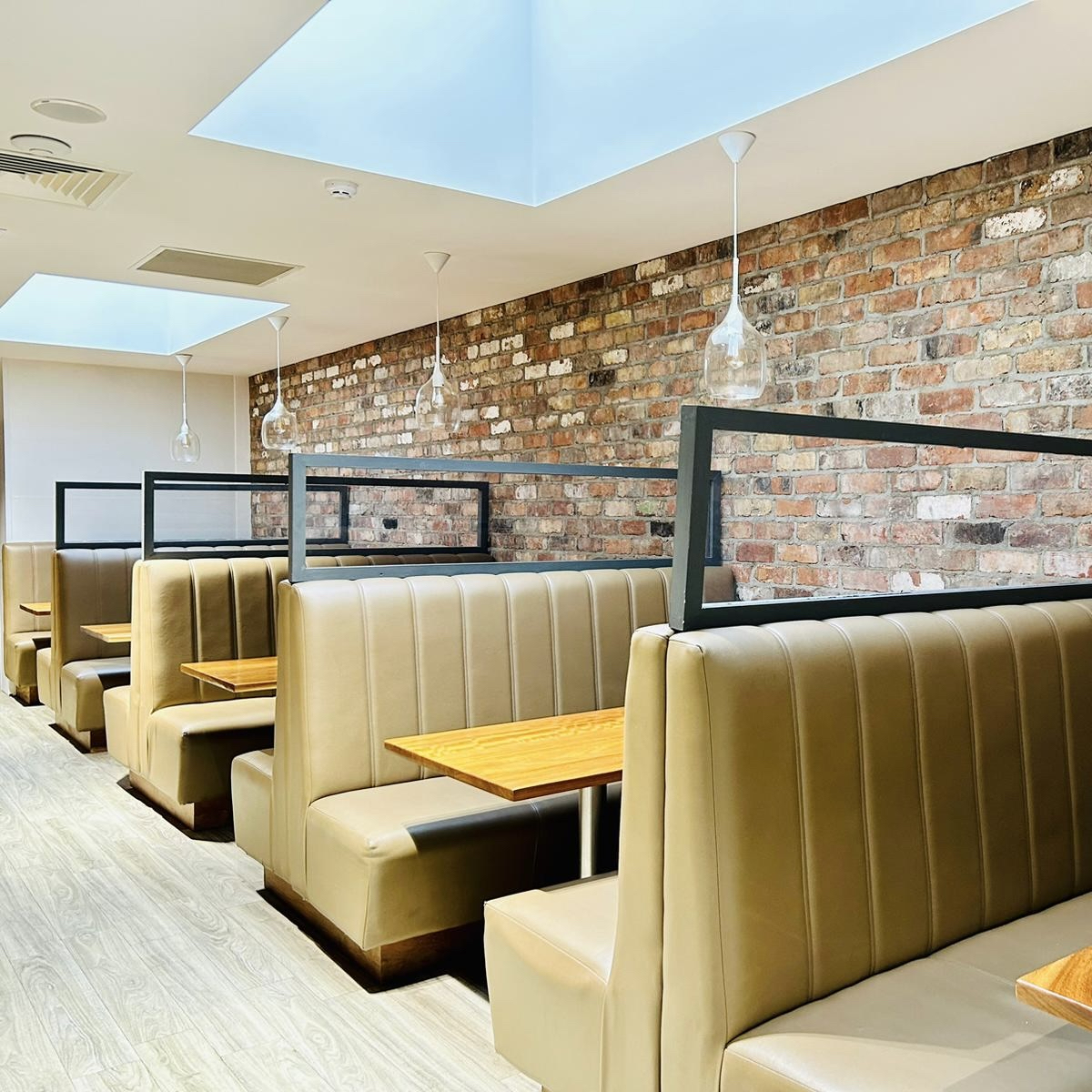 Restaurant environment image -3